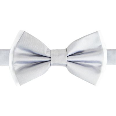 Silver ready tied bow tie